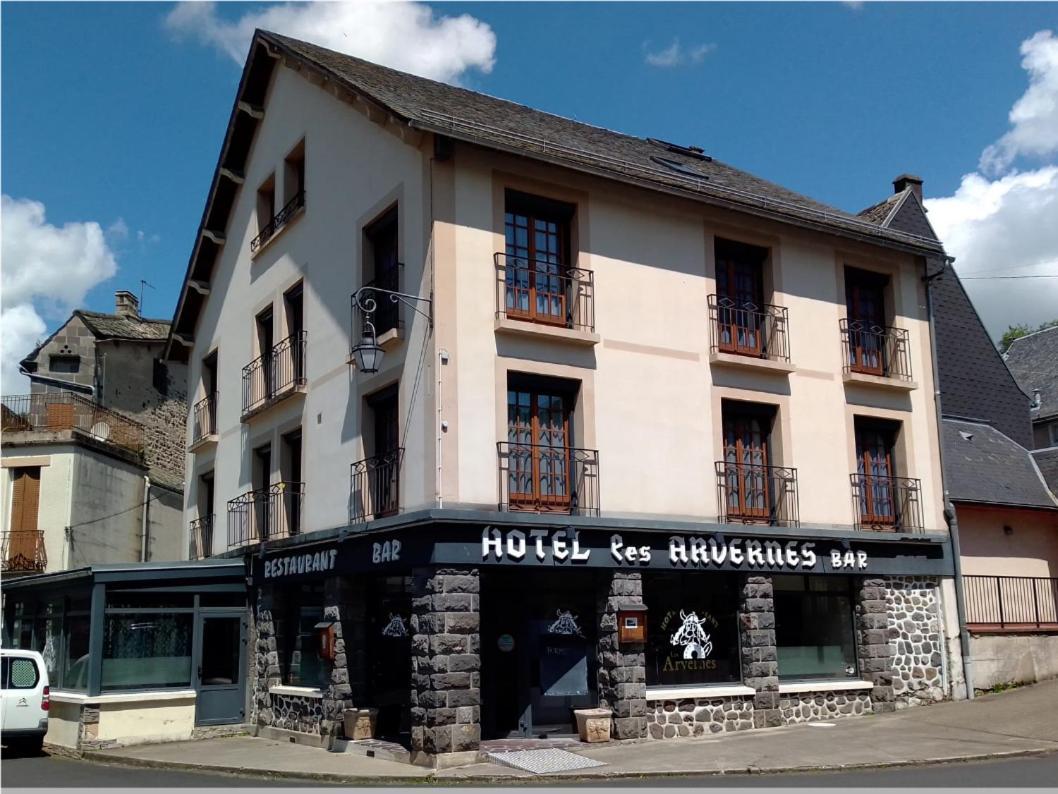 Les Arvernes Rochefort-Montagne Экстерьер фото